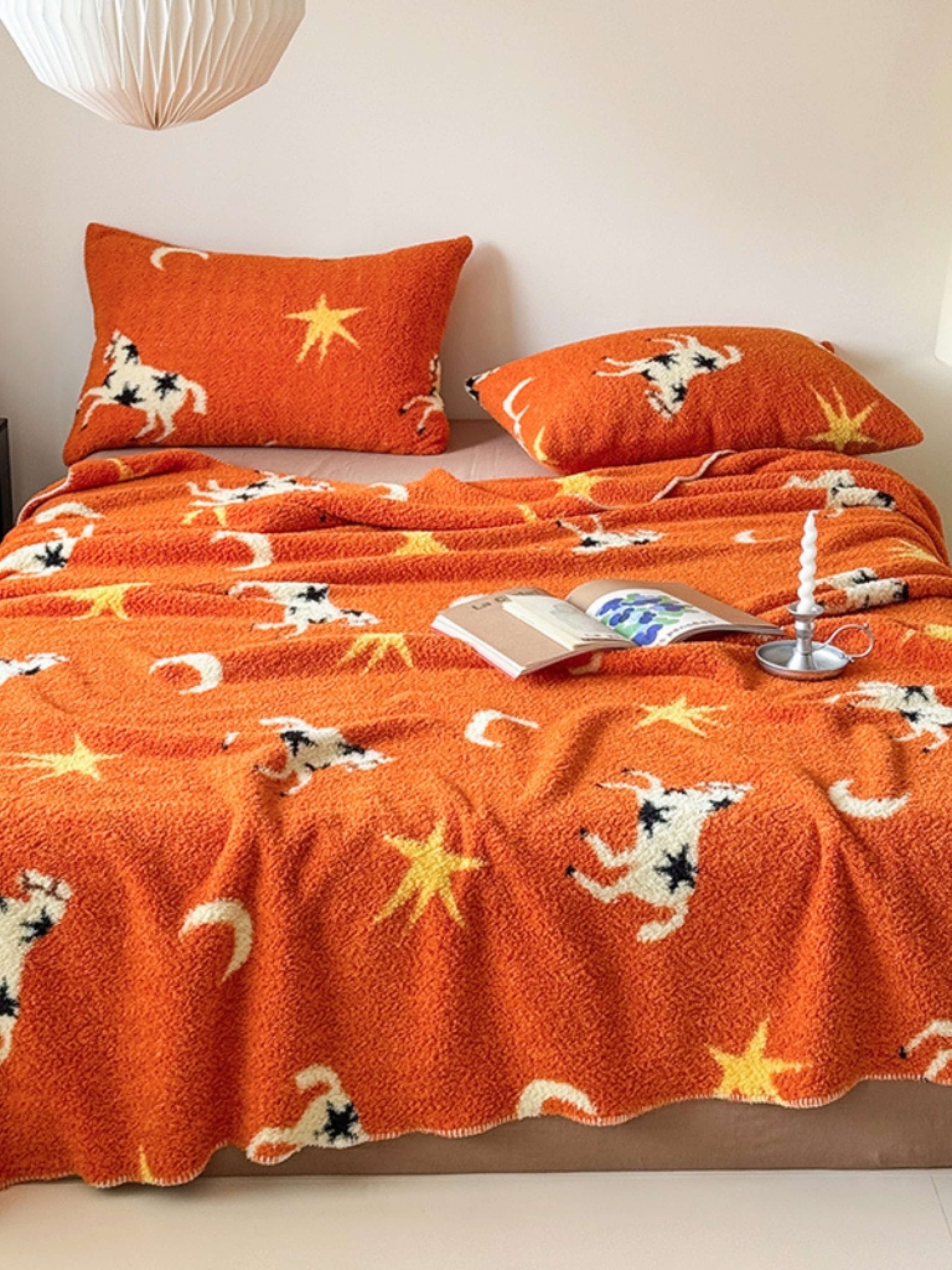 Moonlit Gallop Throw Blanket, Retro Soft & Fluffy Sofa Throw for Cozy Living Room Decor