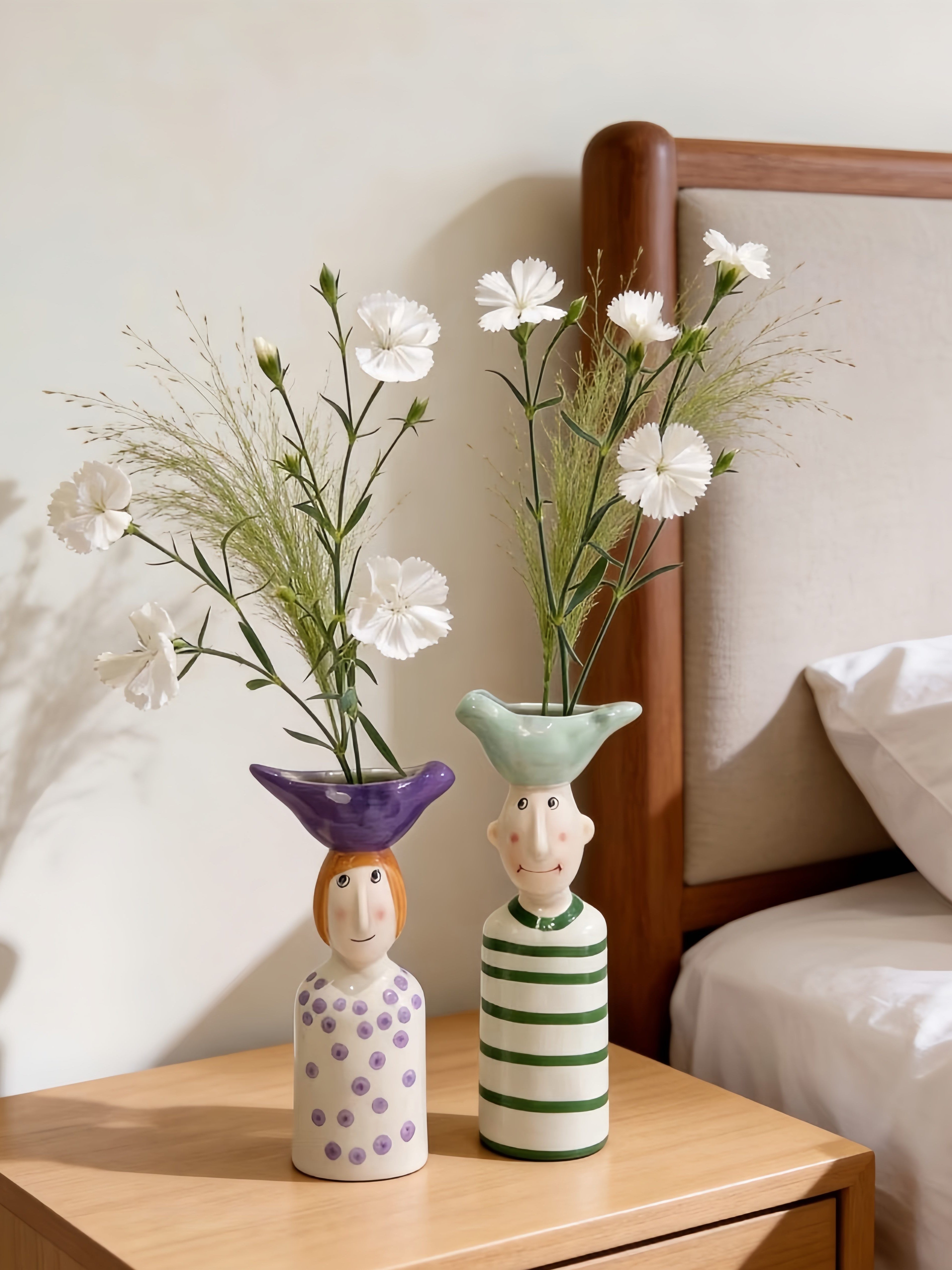 Couple Ceramic Flower Vase – Cute Whimsical Decor for Eclectic Shelf & Table