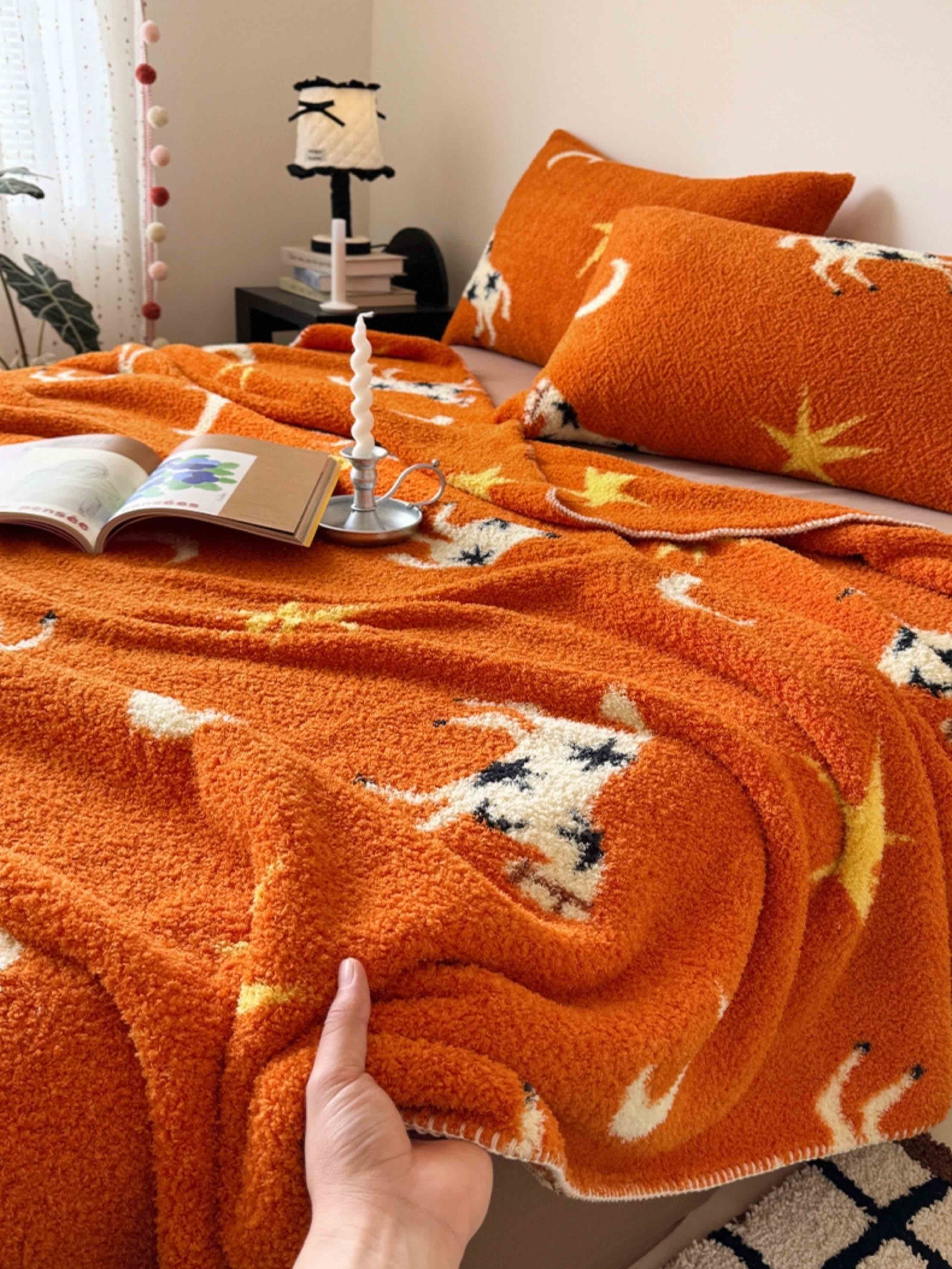 Moonlit Gallop Throw Blanket, Retro Soft & Fluffy Sofa Throw for Cozy Living Room Decor