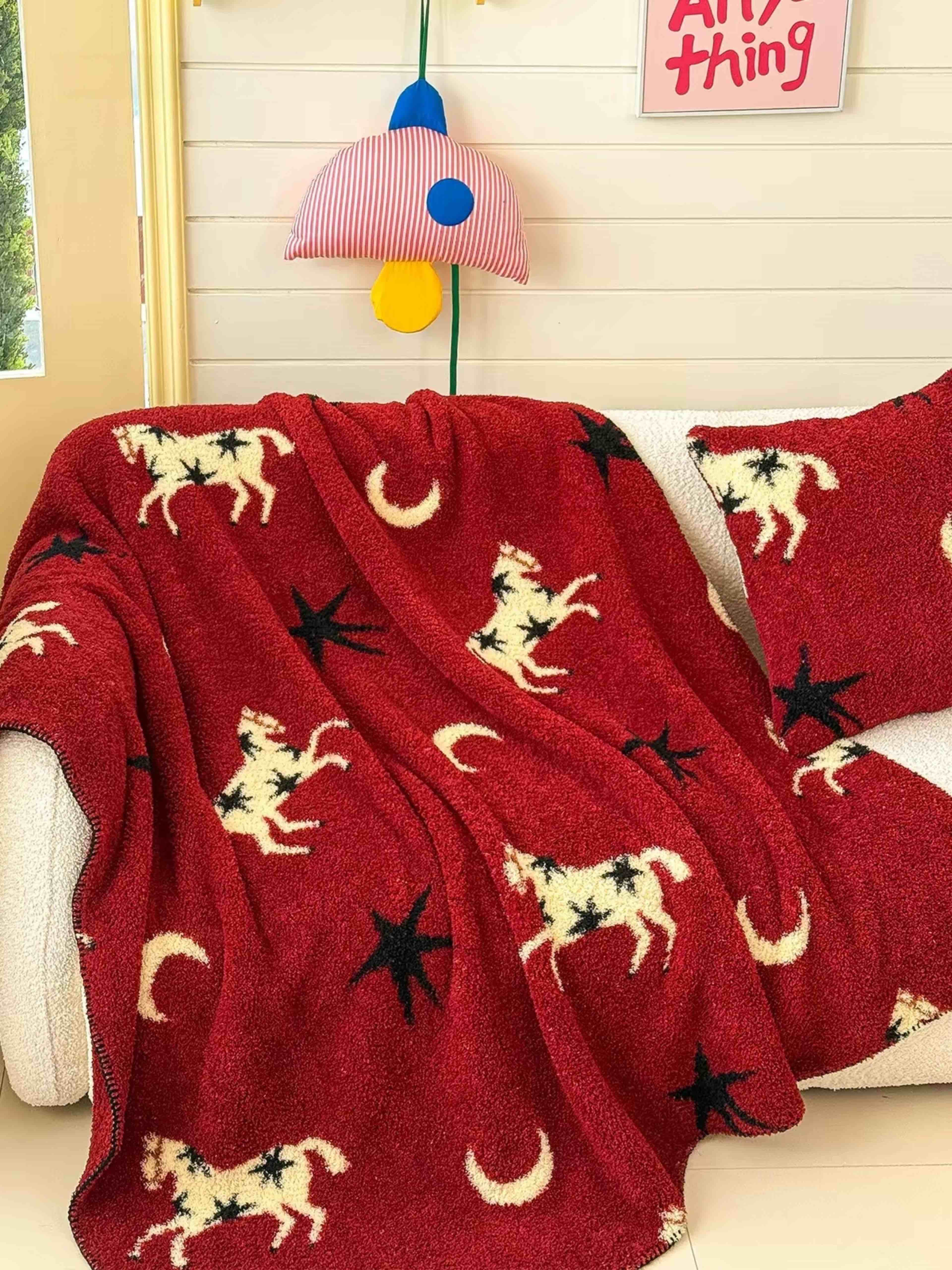 Moonlit Gallop Throw Blanket, Retro Soft & Fluffy Sofa Throw for Cozy Living Room Decor