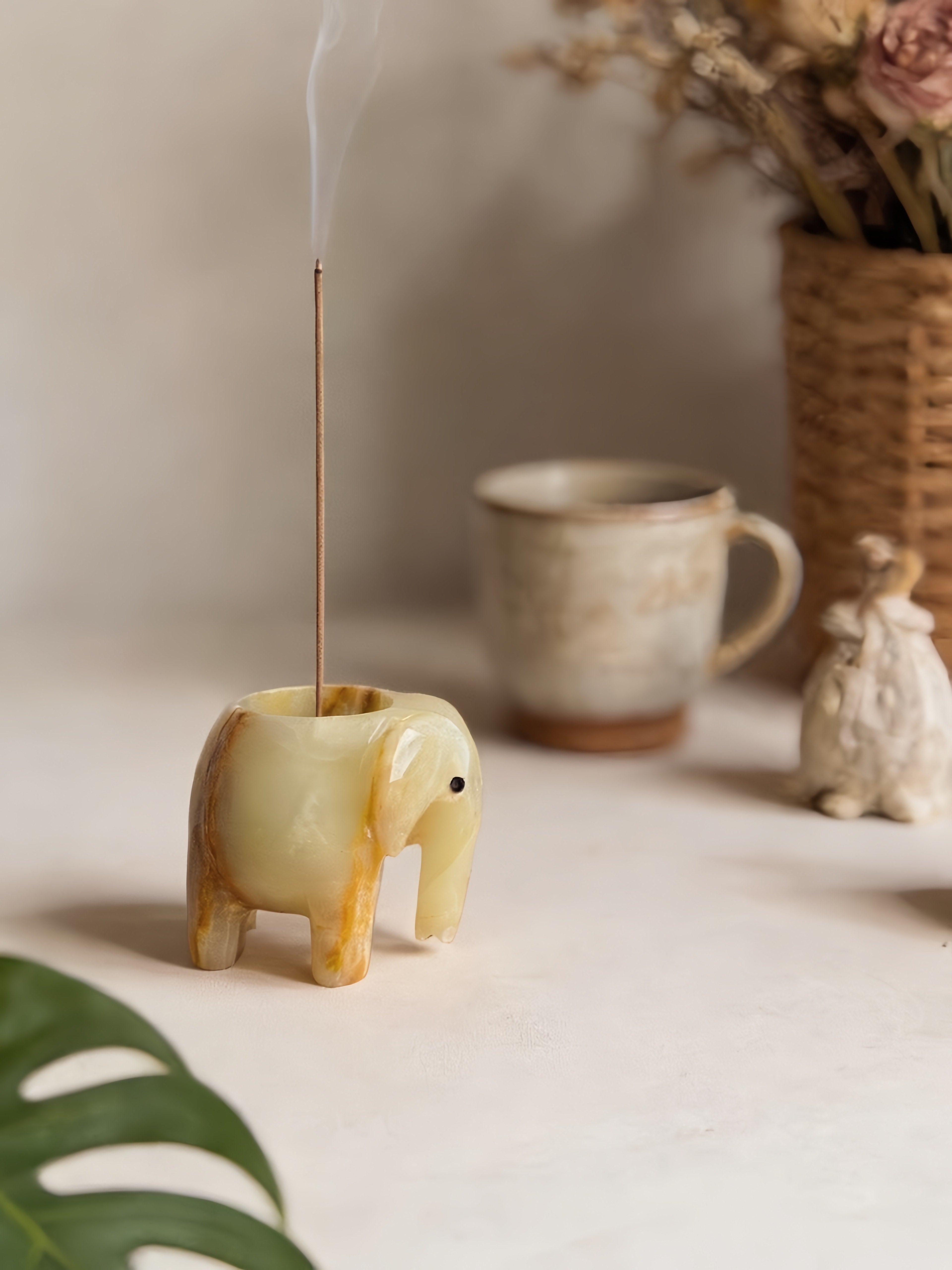 Gentle Giant 2-in-1 Incense Burner & Tealight Candle Holder – Cute Modern Stoneware Decor for Nordic & Hygge Homes
