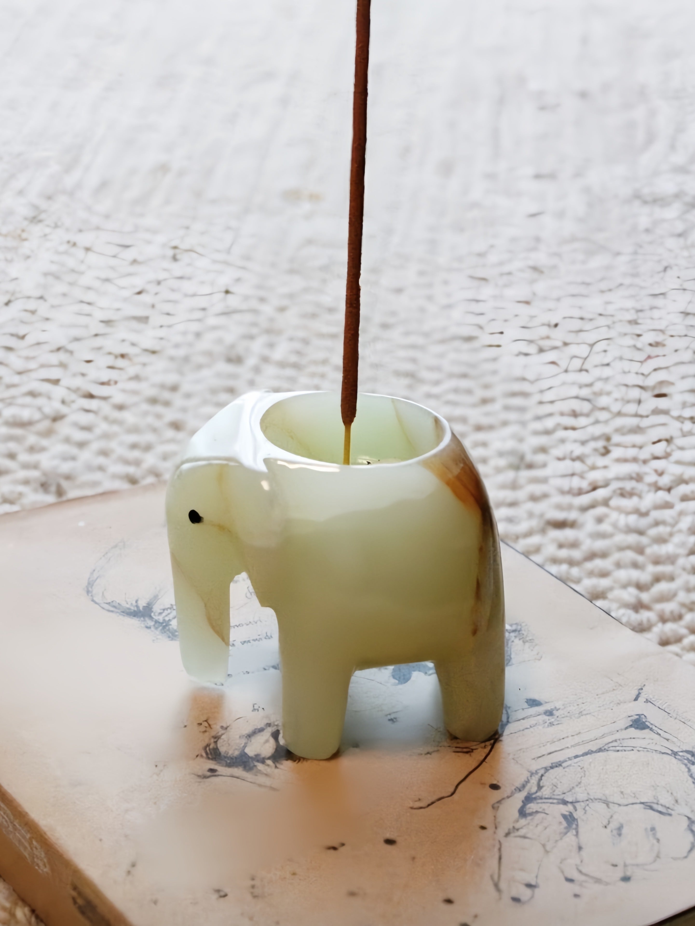 Gentle Giant 2-in-1 Incense Burner & Tealight Candle Holder – Cute Modern Stoneware Decor for Nordic & Hygge Homes