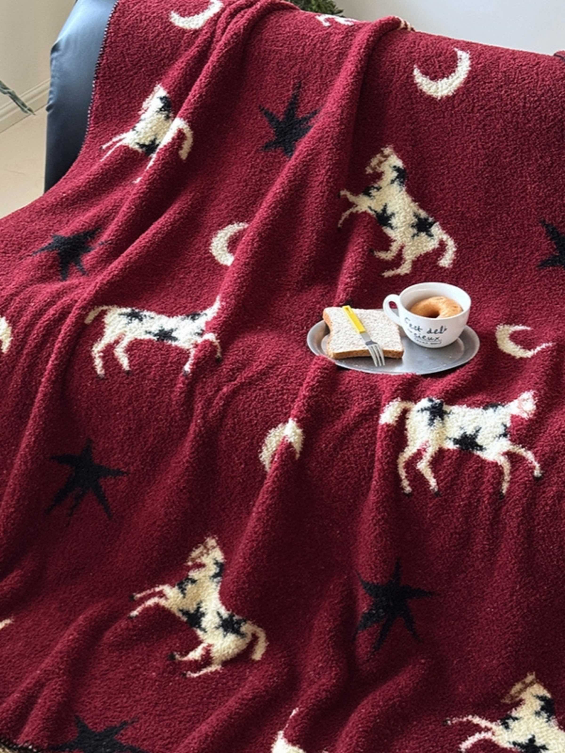 Moonlit Gallop Throw Blanket, Retro Soft & Fluffy Sofa Throw for Cozy Living Room Decor
