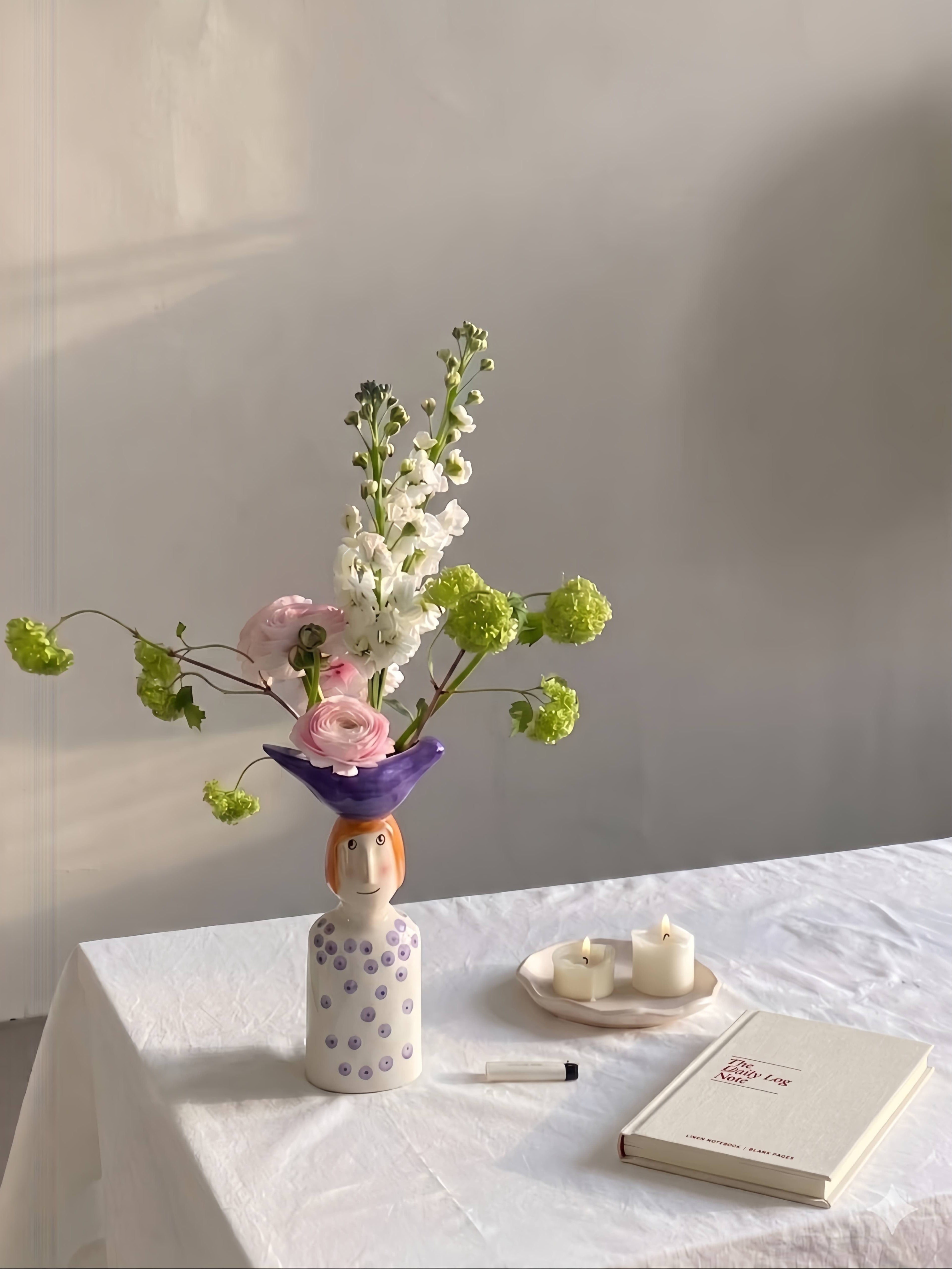 Couple Ceramic Flower Vase – Cute Whimsical Decor for Eclectic Shelf & Table