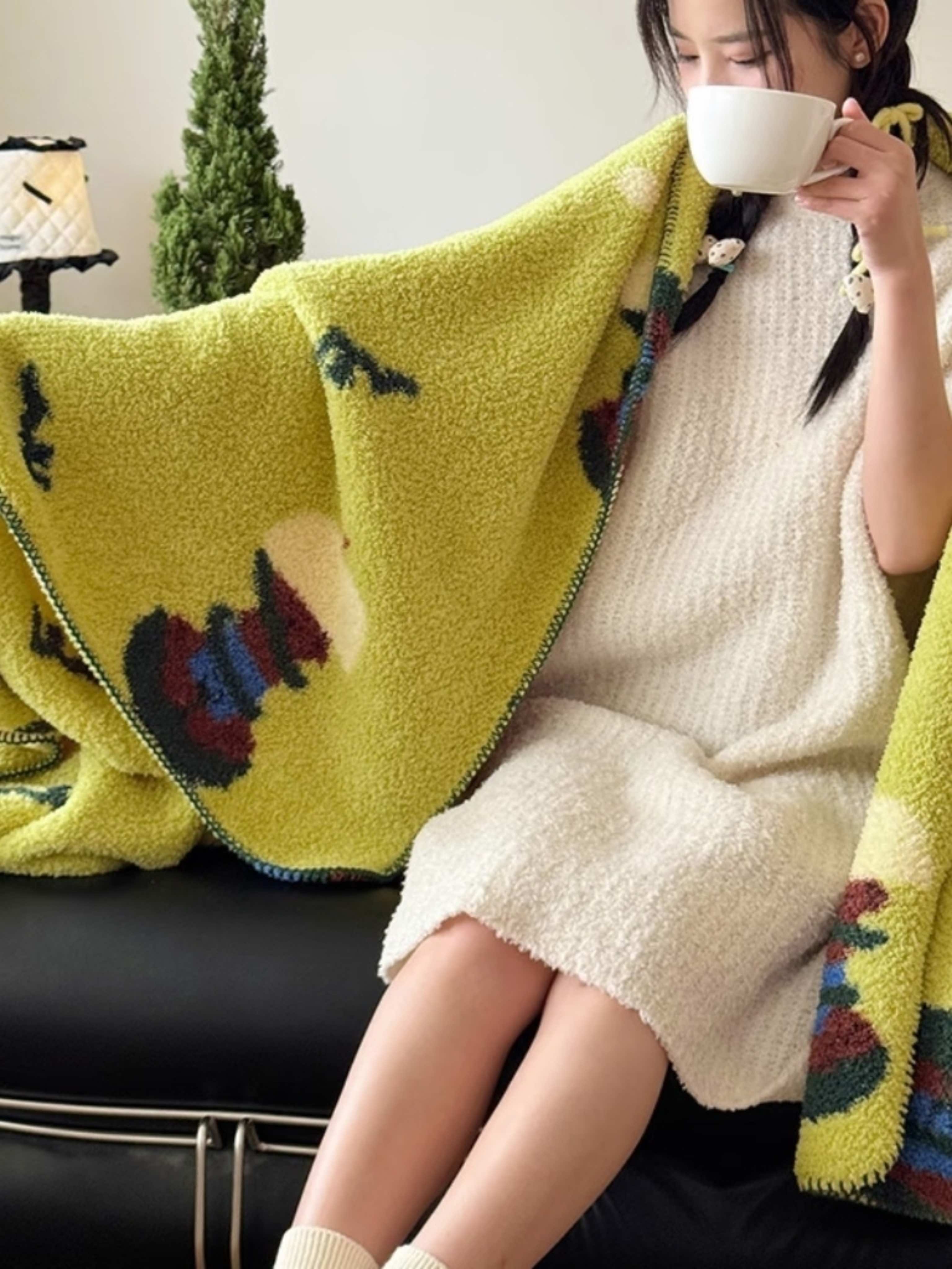 Sunny Meadow Throw Blanket, Soft Fluffy Sofa Throw for Cozy Living Room Decor