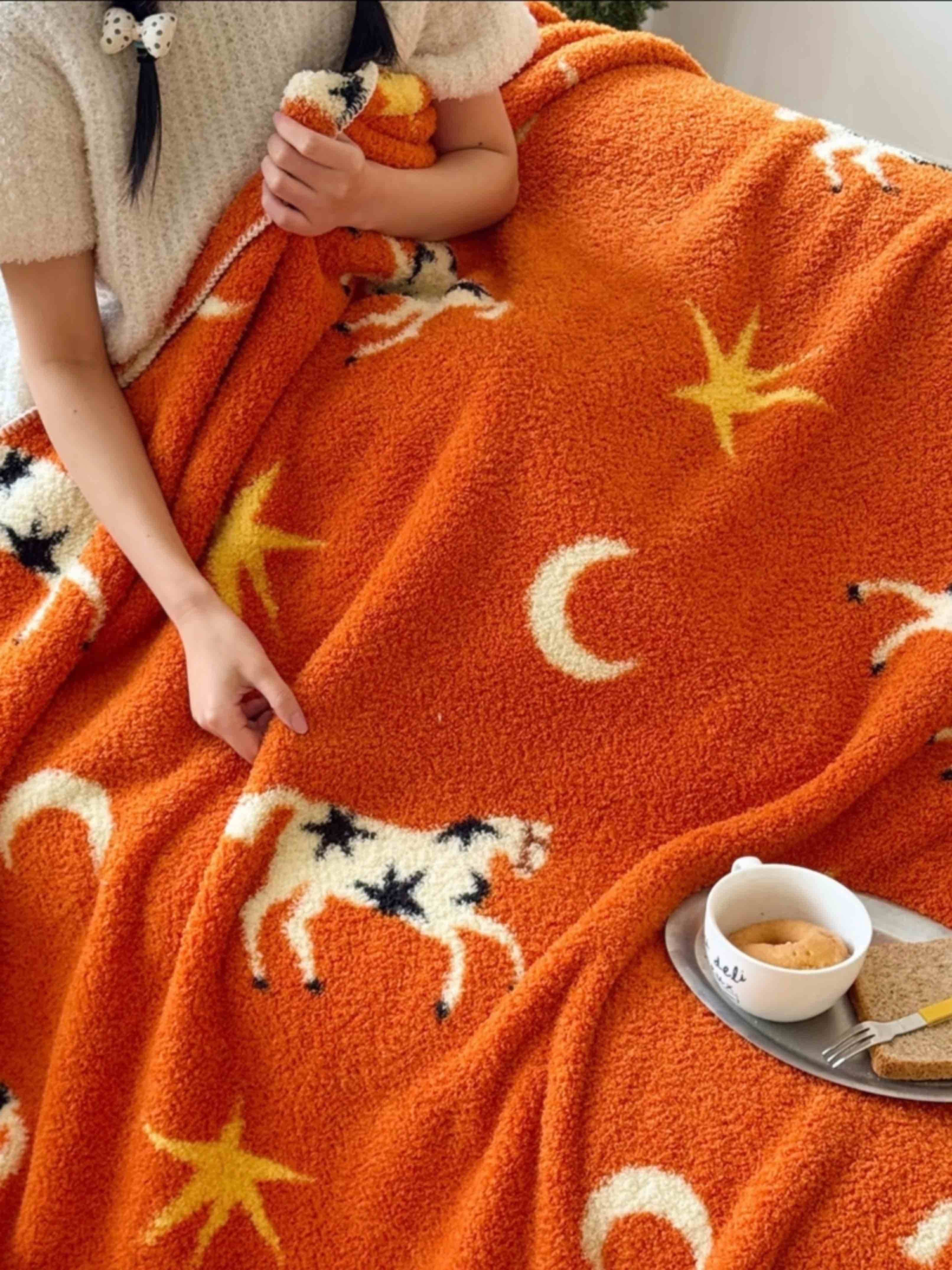 Moonlit Gallop Throw Blanket, Retro Soft & Fluffy Sofa Throw for Cozy Living Room Decor