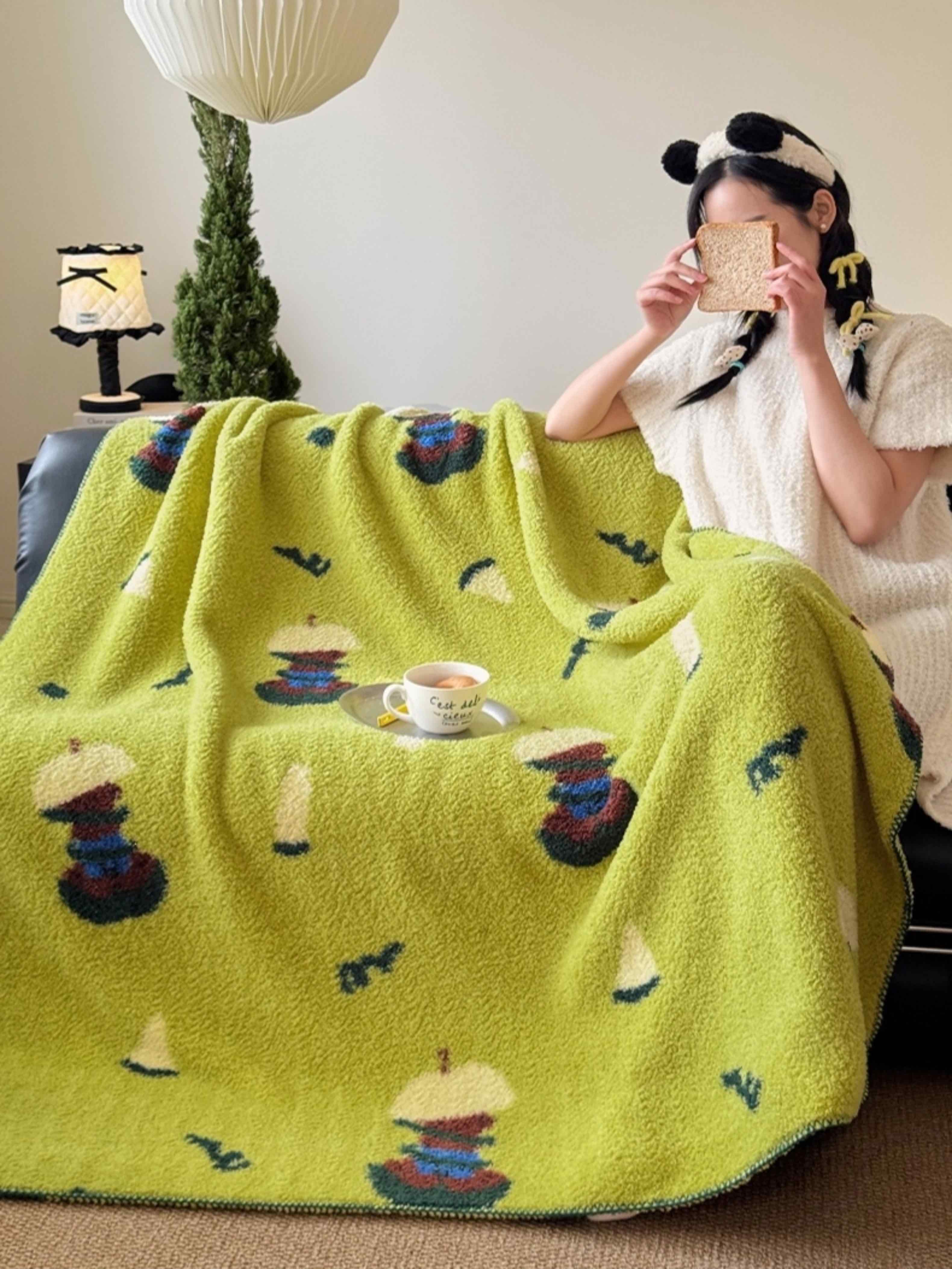 Sunny Meadow Throw Blanket, Soft Fluffy Sofa Throw for Cozy Living Room Decor