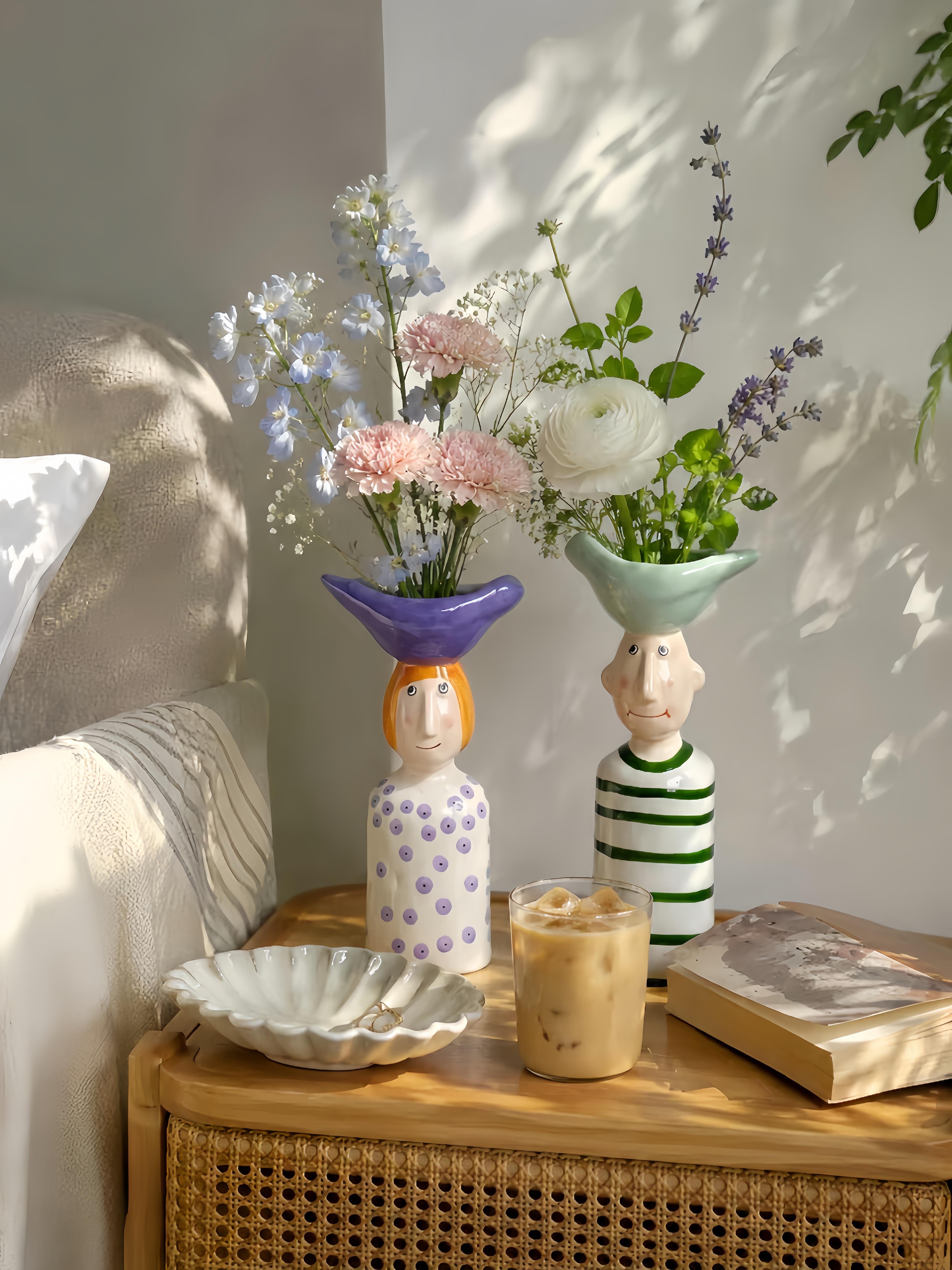 Couple Ceramic Flower Vase – Cute Whimsical Decor for Eclectic Shelf & Table