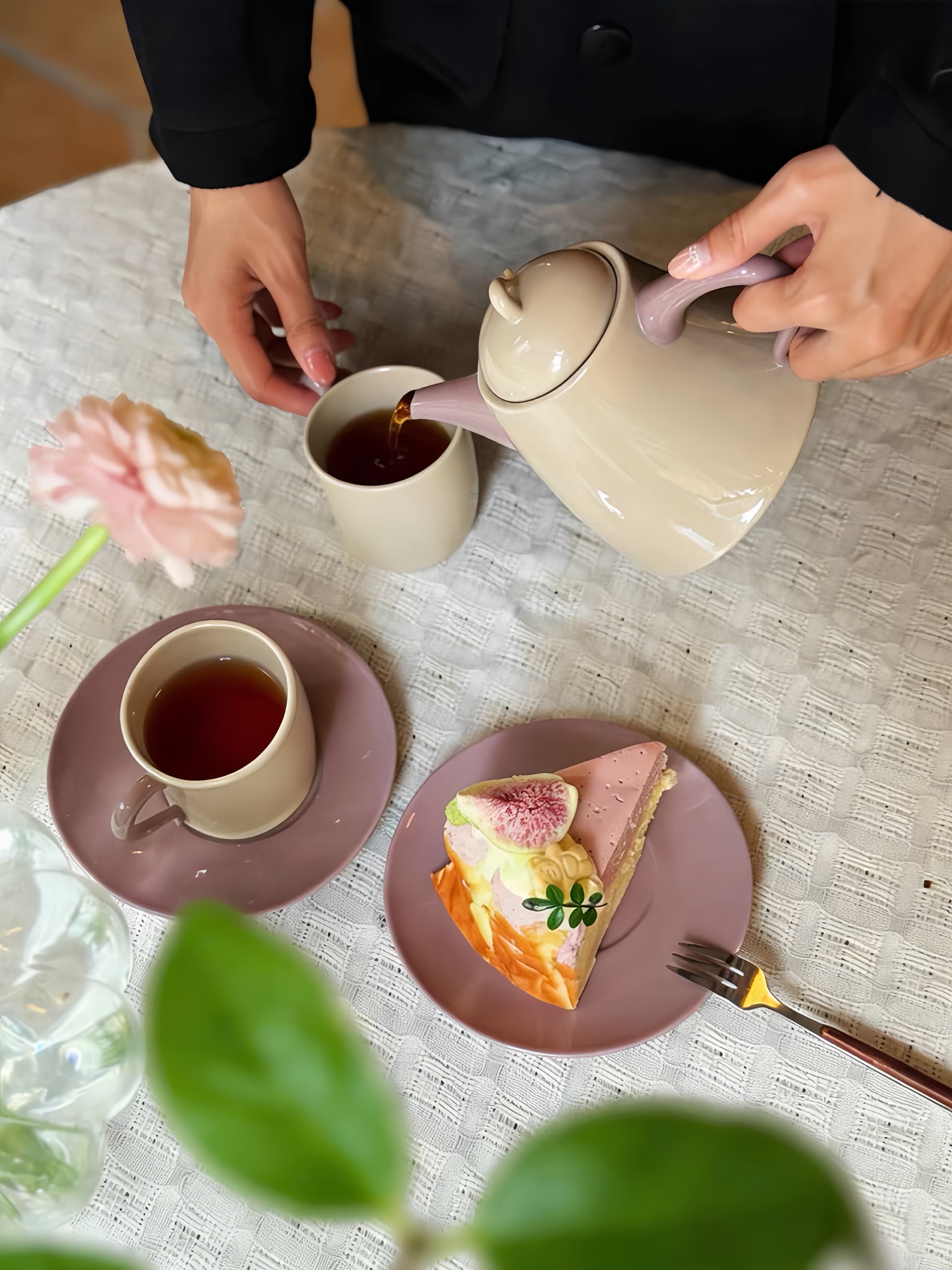 Postmodern Whimsical Wiggle Handle Ceramic Tea Set with Teapot and Mugs