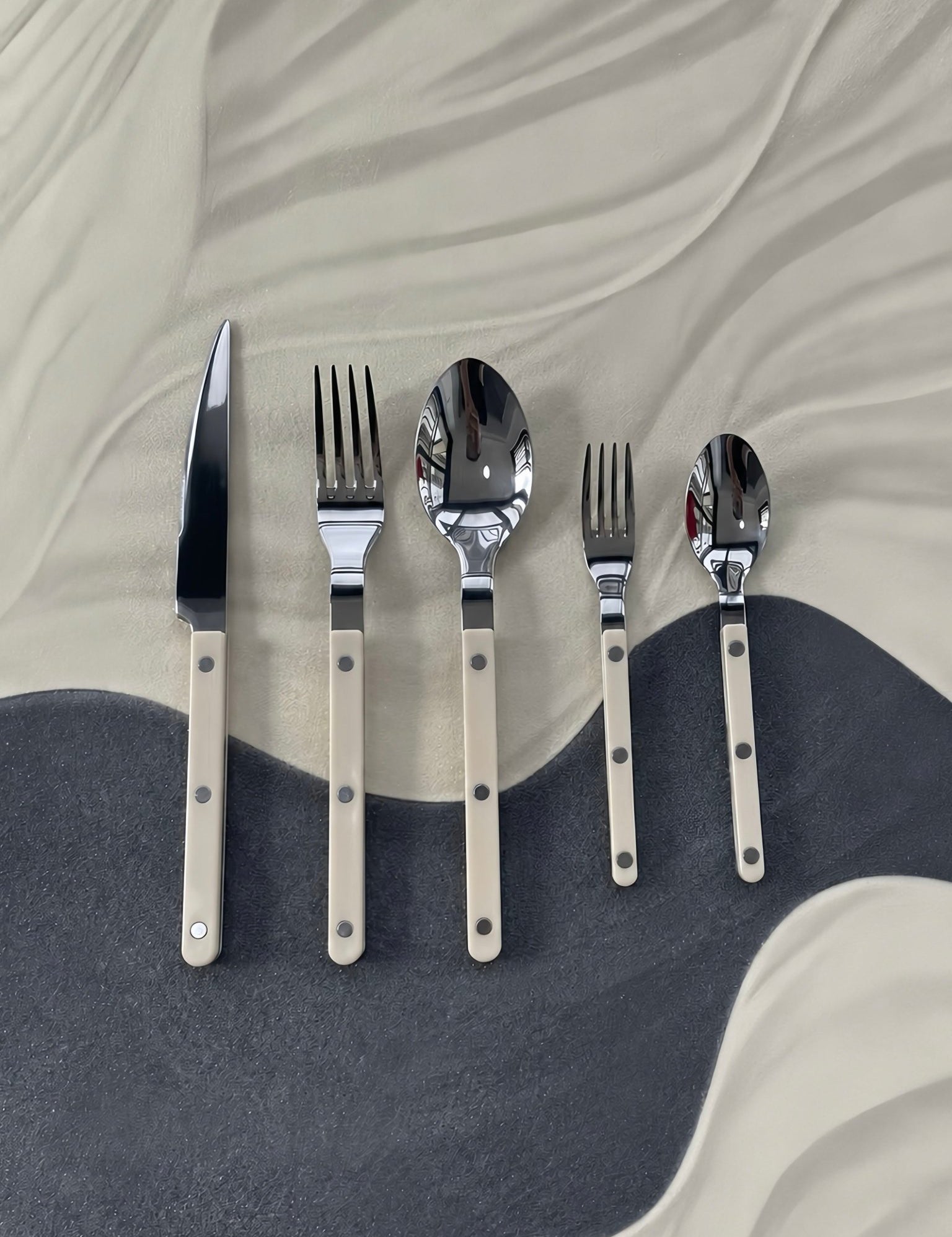 Elegant Modern Nordic Flatware Set Of 10 - Bistrot Rivet Cutlery Silverware -Flatware Sets- 10-Pcs Nordic Style Flatware Set - Ivory - INSPECIAL HOME