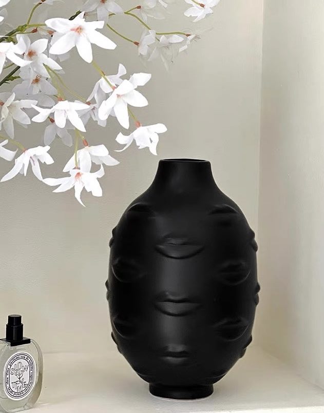 Lip Vase - Modern Abstract Decorative Ceramic Flower Centerpiece Vase - Vases - Lip Vase-Black - Jonathan Adler
