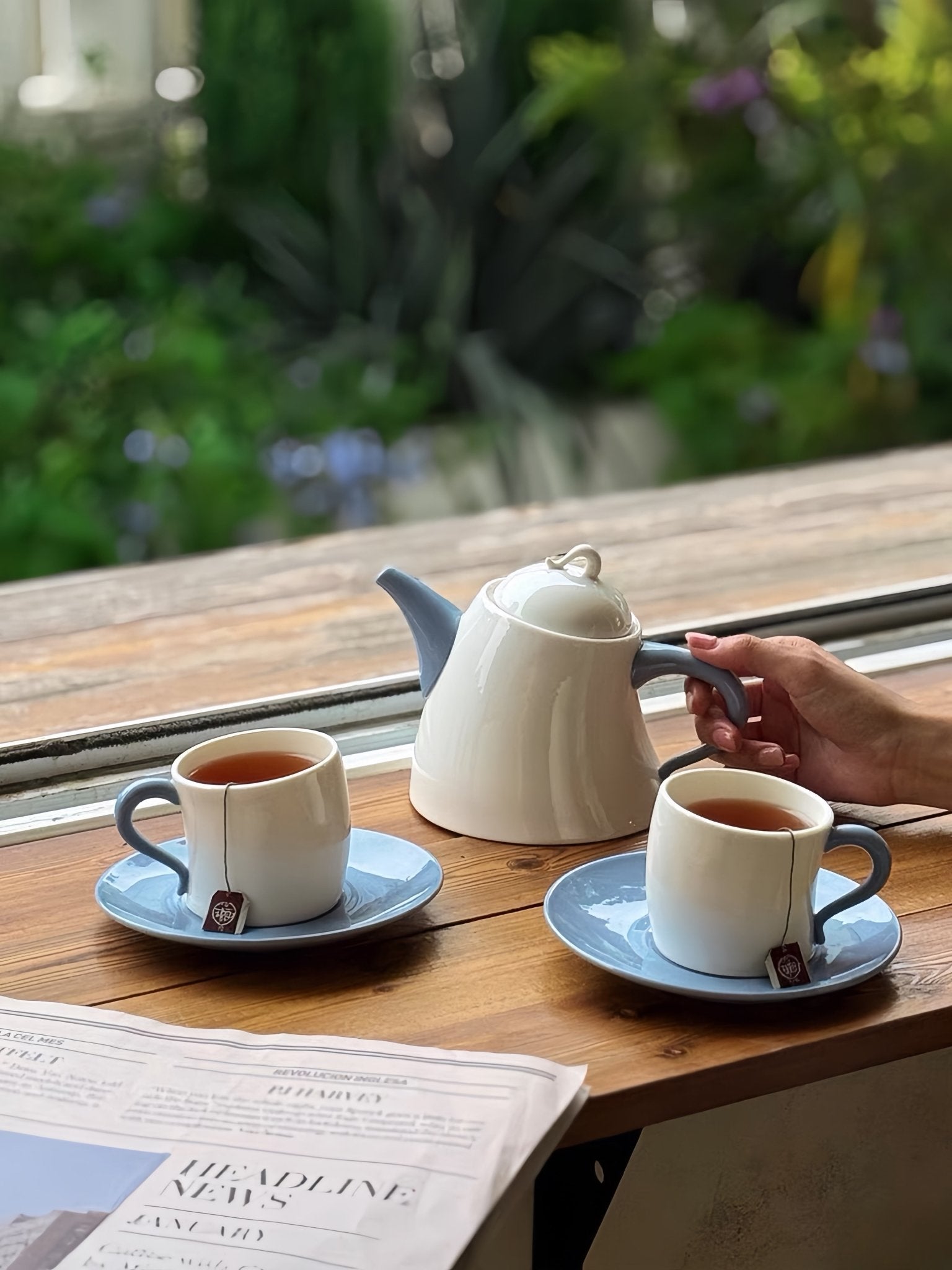 Postmodern Whimsical Wiggle Handle Ceramic Tea Set with Teapot and Mugs - Coffee & Tea Cups - Wiggle Tea Set - Blue - INSPECIAL HOME