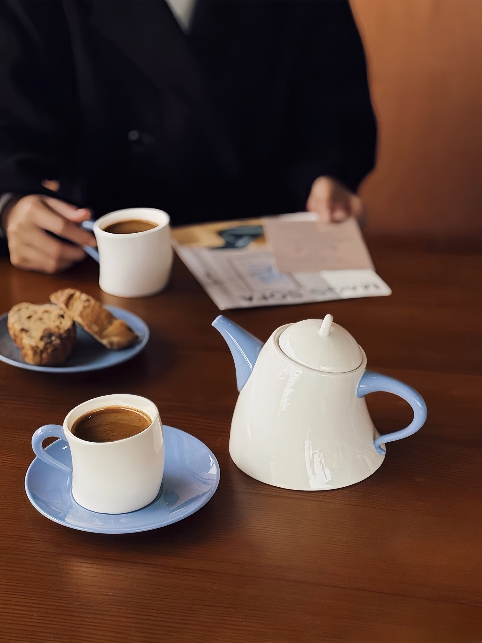 Postmodern Whimsical Wiggle Handle Ceramic Tea Set with Teapot and Mugs - Coffee & Tea Cups - Wiggle Tea Set - Blue - INSPECIAL HOME