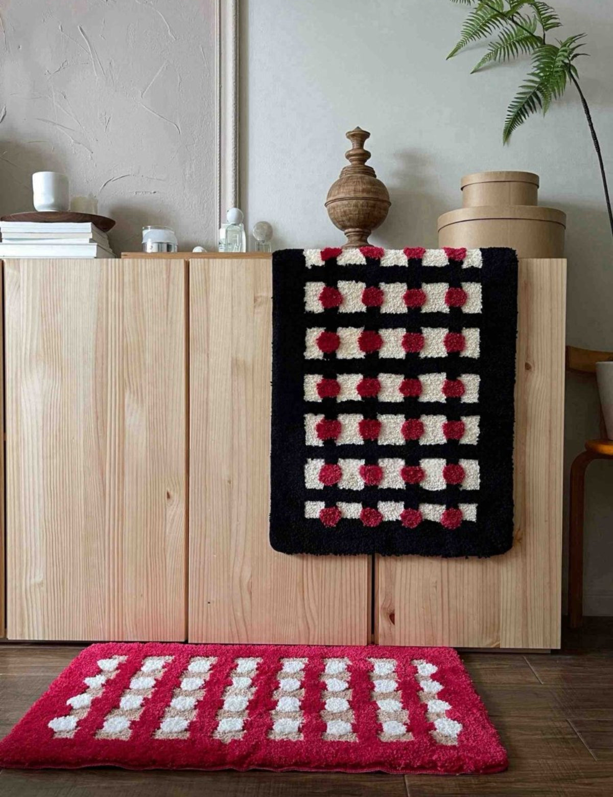 Retro Dotted Bath Rug, Ultra Soft, Absorbent & Anti - slip - Retro Dotted Bath Rug - Red Dots & Black Stripes - INSPECIAL HOME