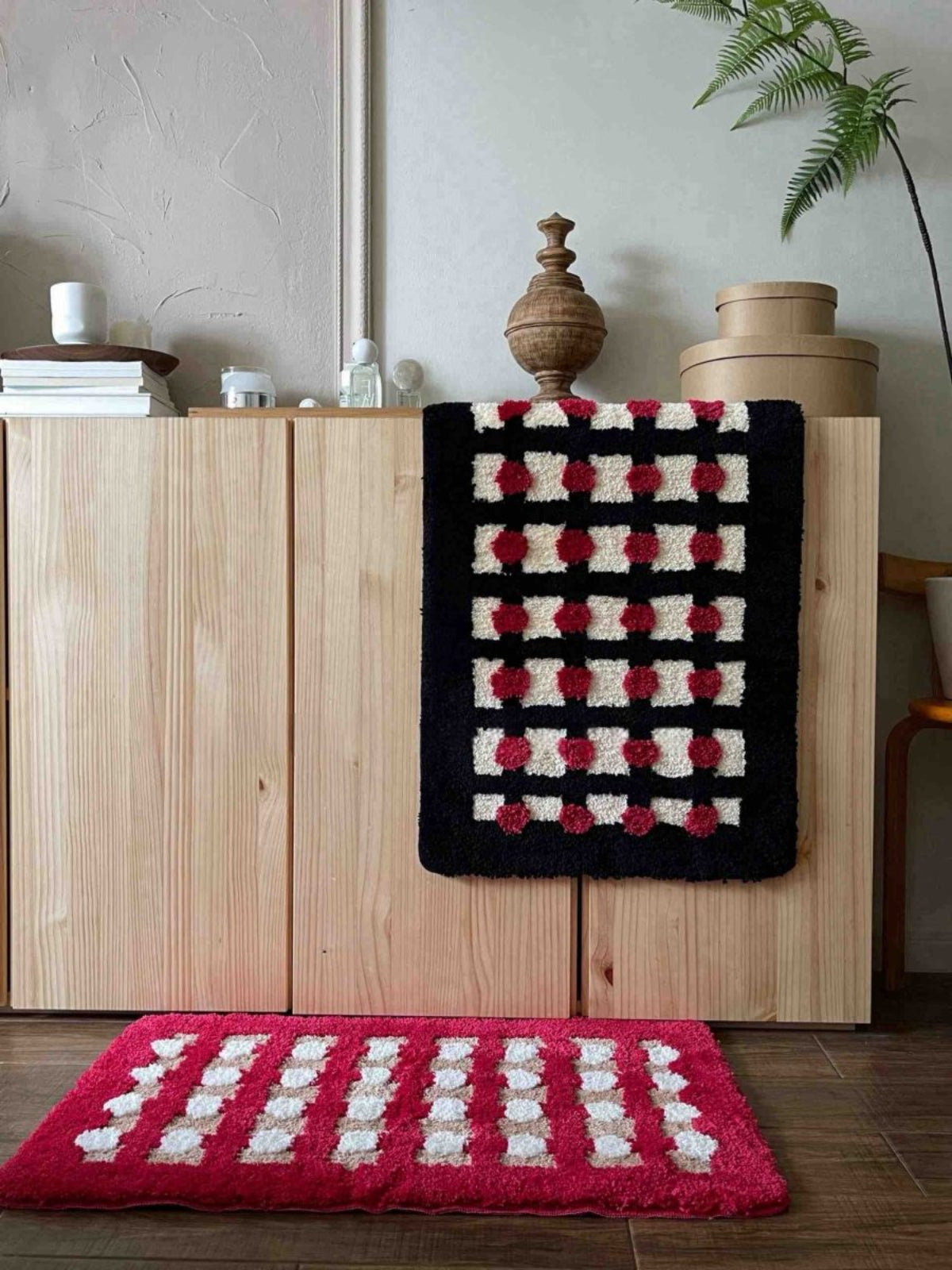 Retro Dotted Bath Rug, Ultra Soft, Absorbent & Anti - slip - Retro Dotted Bath Rug - Red Dots & Black Stripes - INSPECIAL HOME