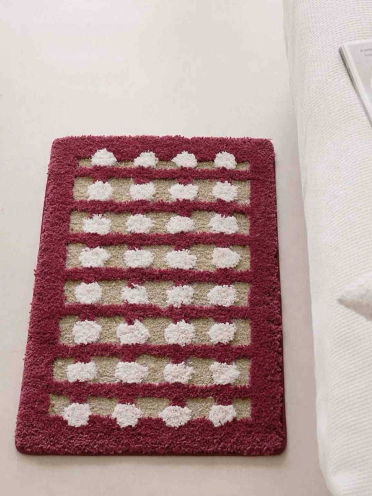 Retro Dotted Bath Rug, Ultra Soft, Absorbent & Anti - slip - Retro Dotted Bath Rug - White Dots & Red Stripes - INSPECIAL HOME