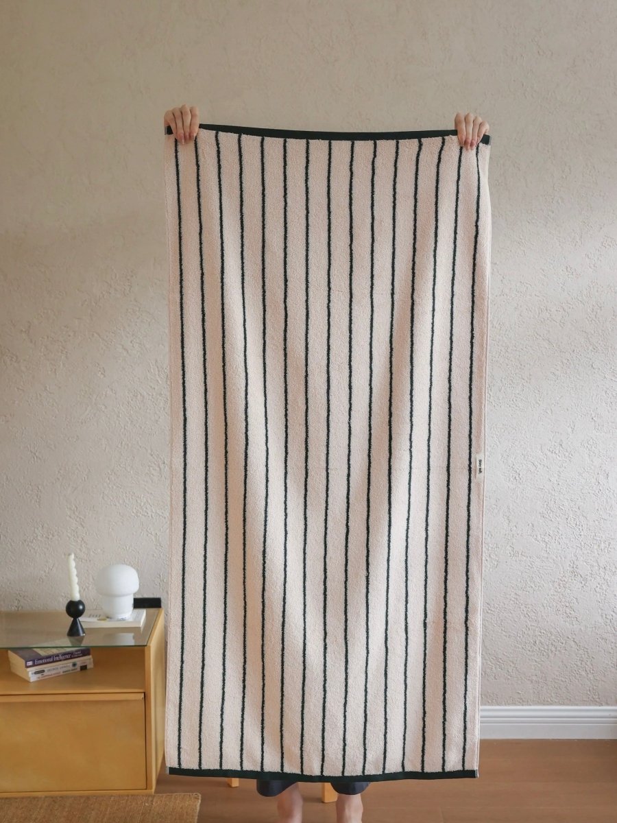 Retro Earthy - tone Pinstripe Bath Towel — 100% Long - Staple Cotton, Soft, Plush & Absorbent - Retro Earthy - tone Pinstripe Towel - Ivory - Bath Towel - INSPECIAL HOME