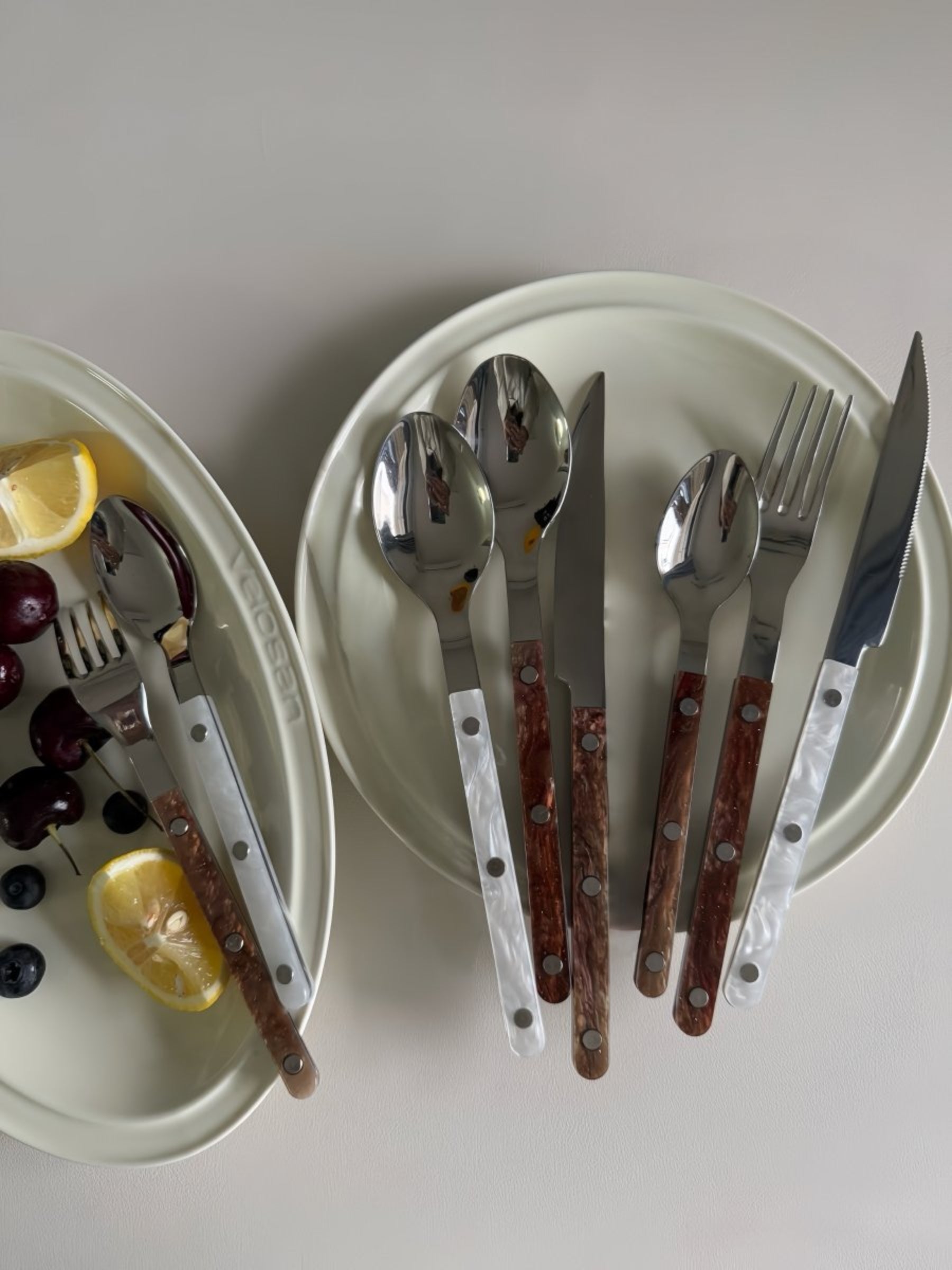 Set Of 10 Pcs Modern Nebula Cutlery, Bistrot Style Rivet Flatware Set - Flatware Sets - Nebula Cutlery Set Of 10 Pcs-Glacier - INSPECIAL HOME