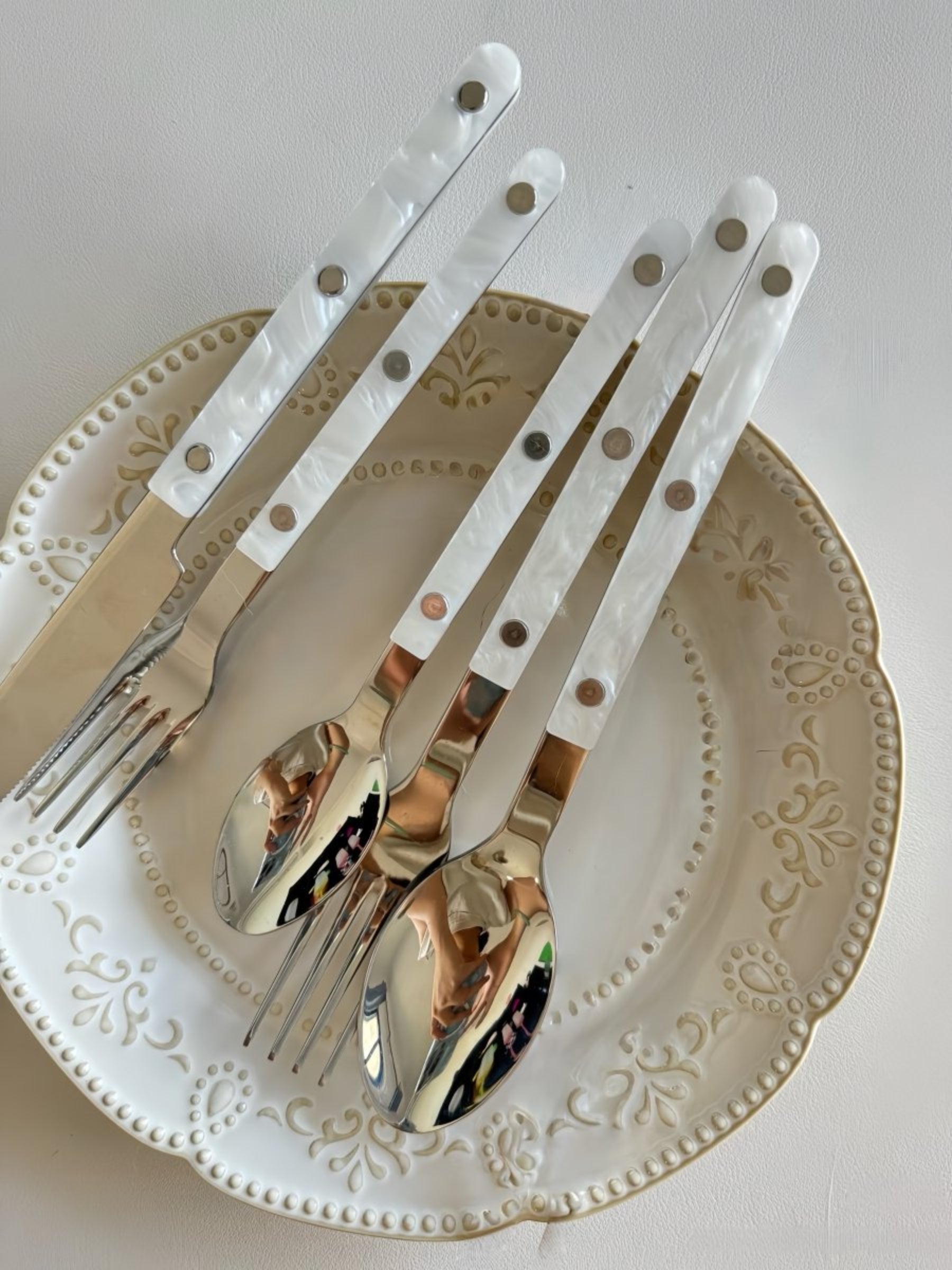 Set Of 10 Pcs Modern Nebula Cutlery, Bistrot Style Rivet Flatware Set - Flatware Sets - Nebula Cutlery Set Of 10 Pcs-Glacier - INSPECIAL HOME