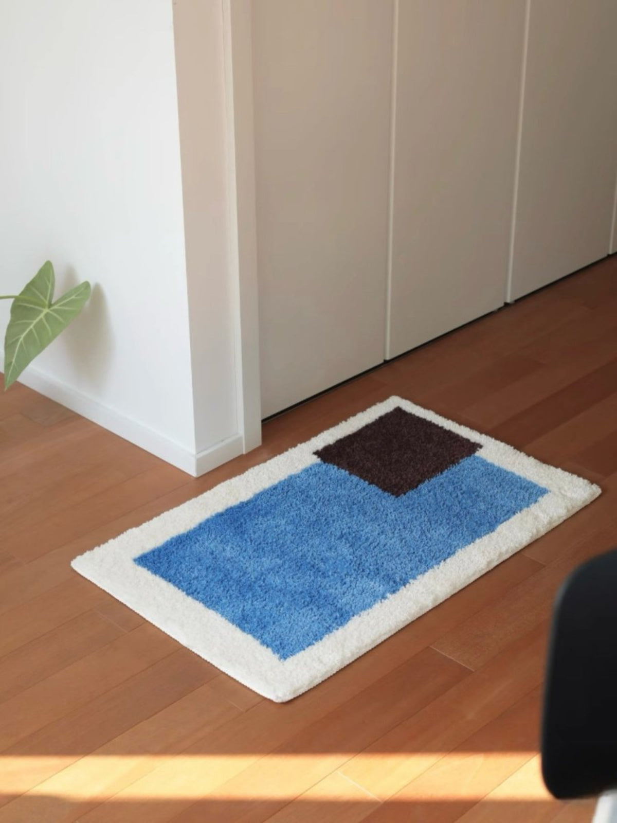 Soft Contemporary Abstract Geometric Bath Rug, Absorbent, Anti - slippery Mat - Abstract Geometric Bath Rug - Blue & Brown - INSPECIAL HOME