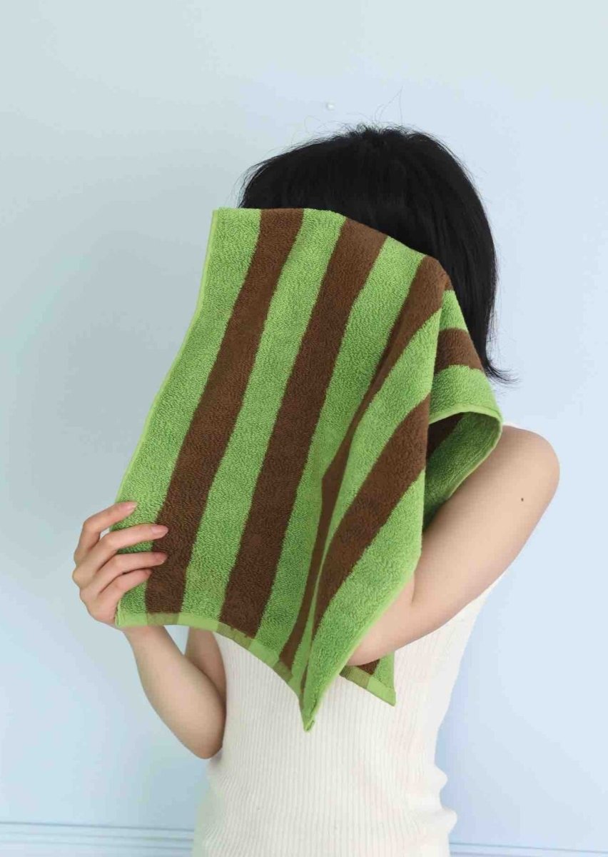 Ultra Soft Absorbent Retro Stripe Bath Towel - 100% Organic Premium Combed Cotton - Retro Stripe Bath Towel - Tundra - INSPECIAL HOME