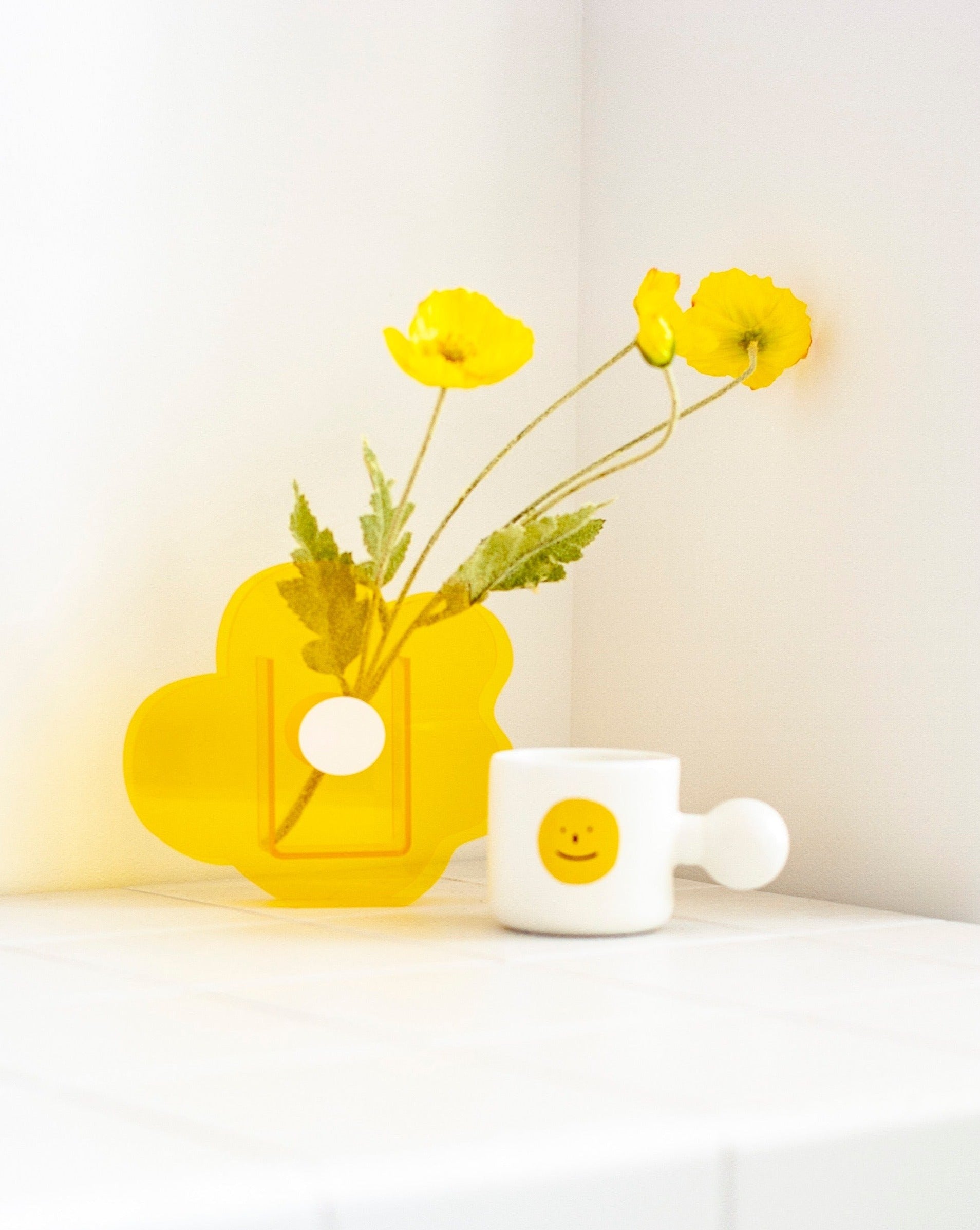 Creative Acrylic Decorative Flower Vase | Modern Home Decor - Floral Acrylic Decor Vase - Yellow Flower - INSPECIAL HOME
