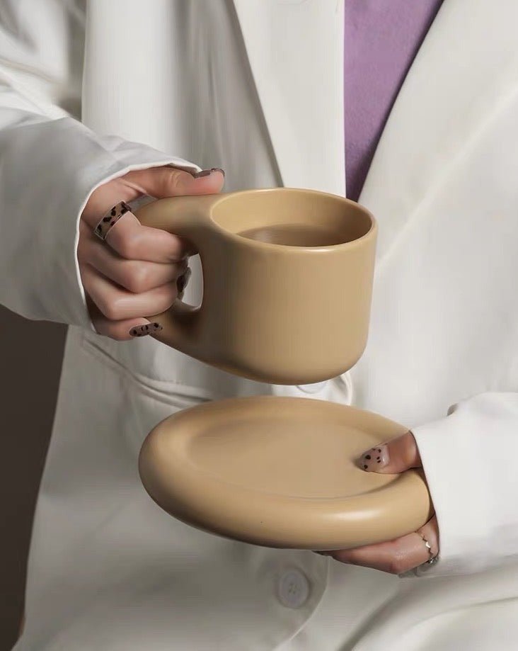 Handcrafted Bauhaus Ceramic Chubby Mug Coffee Brown