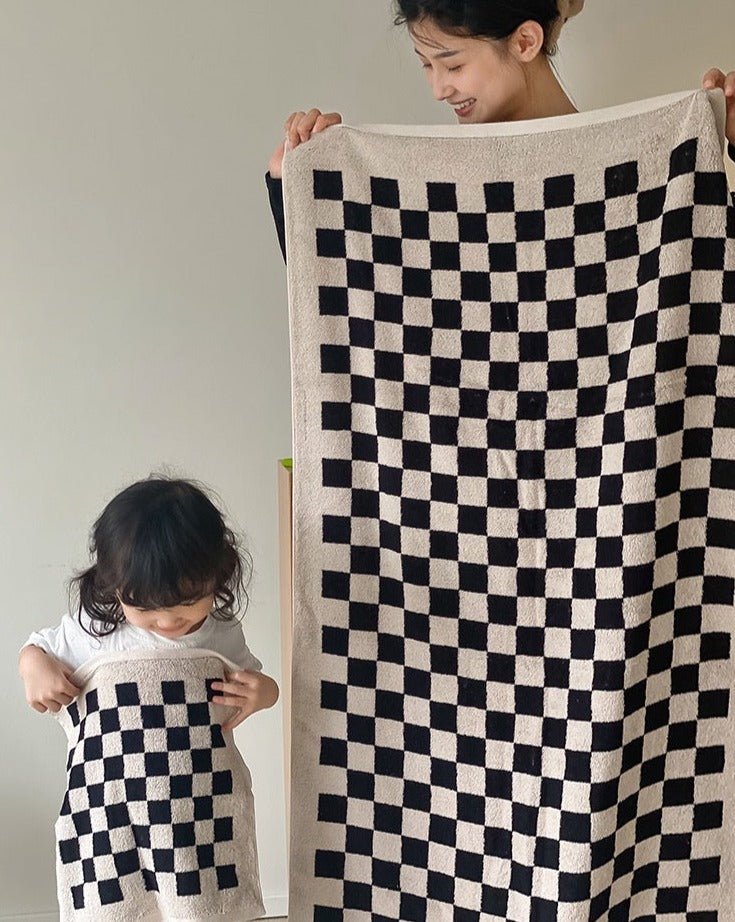 Premium Checkered Bath Towel - Long-Staple Cotton for Ultimate Softness and Absorbency - Long Staple Cotton Checkered Bath Towel - Black - INSPECIAL HOME