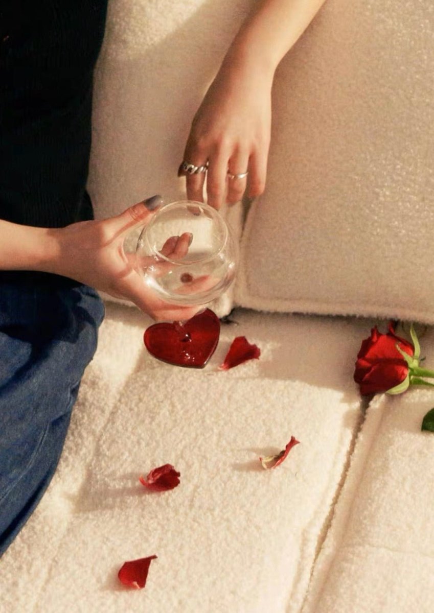 Valentine's Gift Box: Retro Wavy Goblet Set of 4 Pcs - Gifts for Valentine's Day, Wedding, Anniversary - Stemware - Valentine's Gift Box: Retro Wavy Goblet Set of 4 Pcs - INSPECIAL HOME